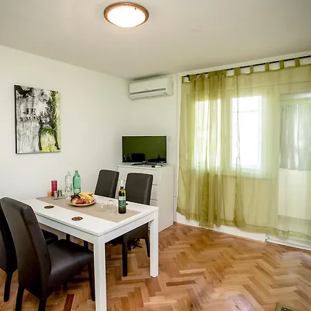 Apartment Omis Holiday
